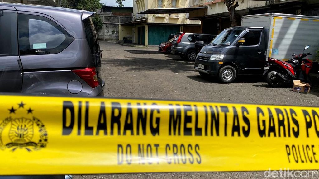 Garis Polisi dipasang di Ruko ITC Kosambi, Jalan Baranangsiang